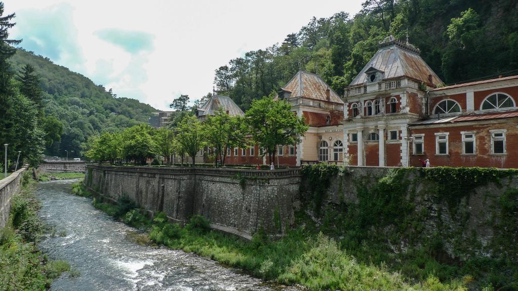 Hotel Pensiunea Floare De Colt Băile Herculane Zewnętrze zdjęcie