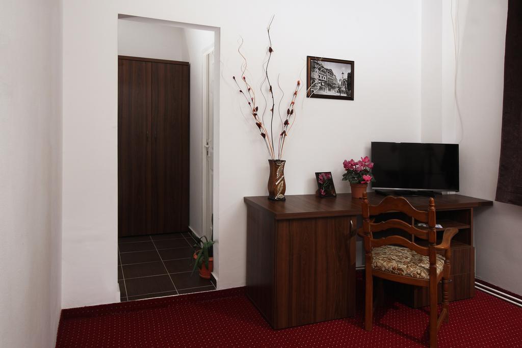 Hotel Pensiunea Floare De Colt Băile Herculane Zewnętrze zdjęcie