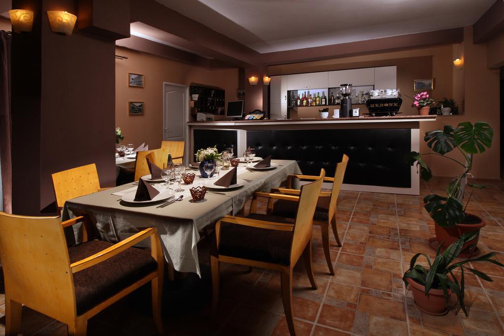Hotel Pensiunea Floare De Colt Băile Herculane Zewnętrze zdjęcie
